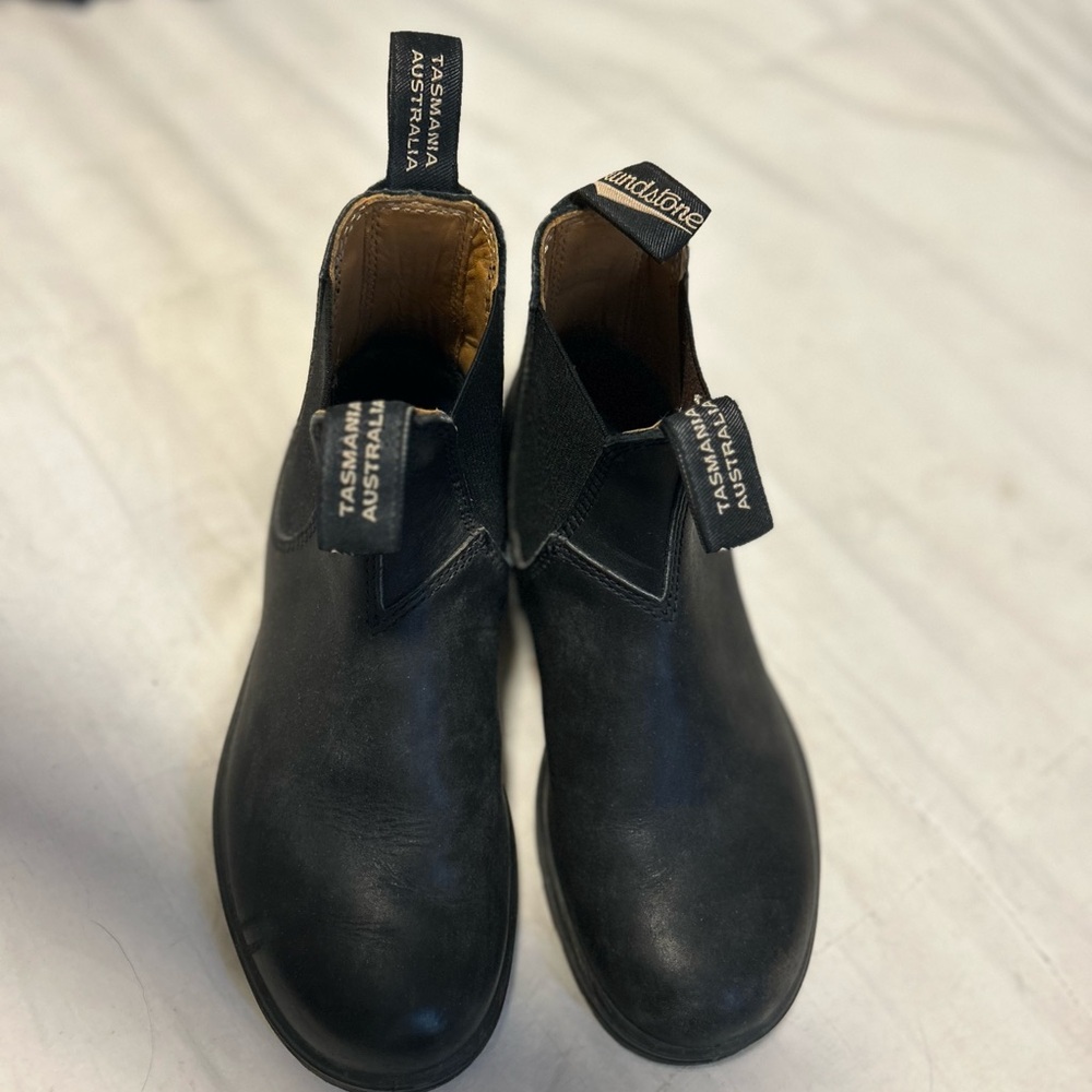 Women’s Black Chelsea Boot Blundstone size 7